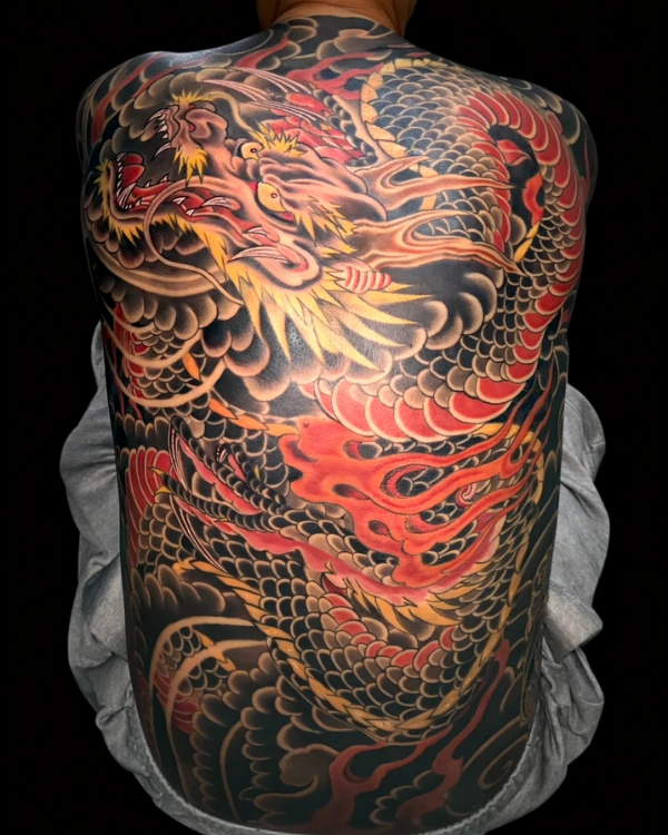 ลาย Traditional หลังหู